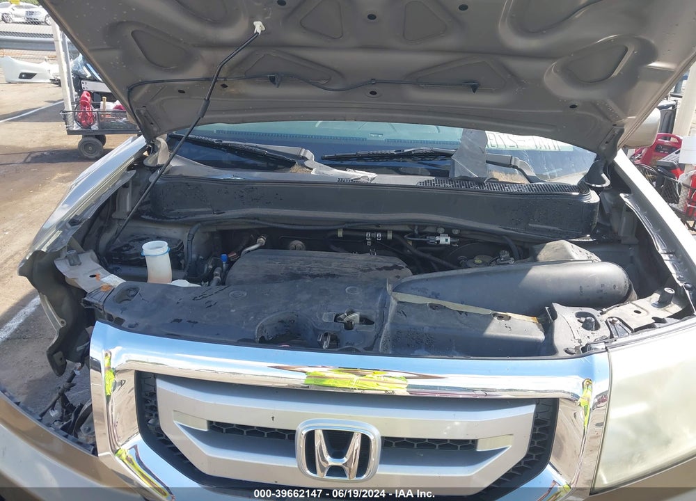 2011 HONDA PILOT EX-L VIN: 5FNYF4H52BB001986