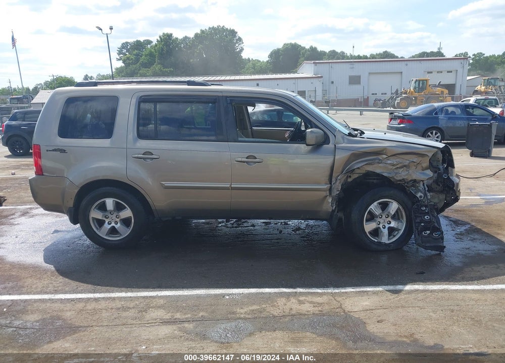2011 HONDA PILOT EX-L VIN: 5FNYF4H52BB001986