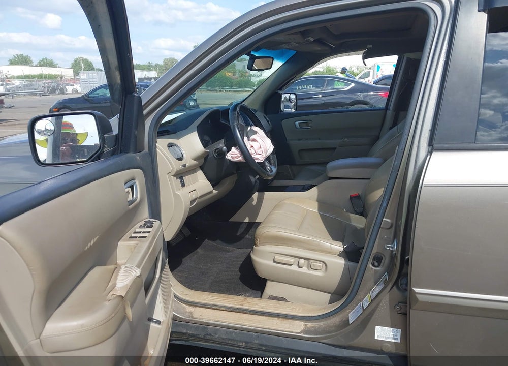 2011 HONDA PILOT EX-L VIN: 5FNYF4H52BB001986