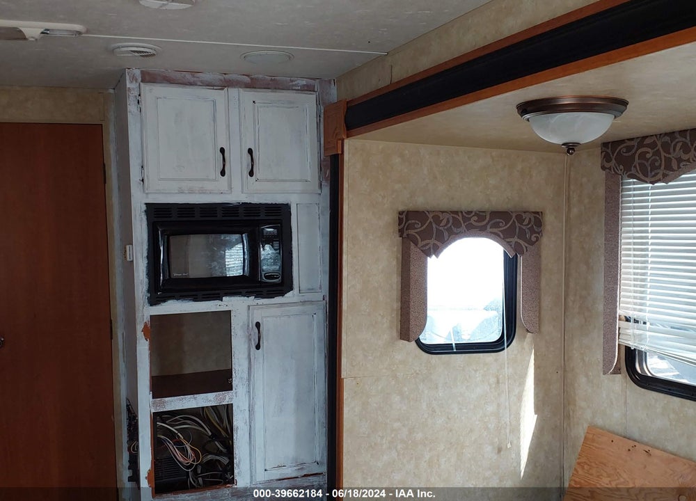 2011 COACHMEN 38BHDS VIN: 5ZT2CA3B9AT000600