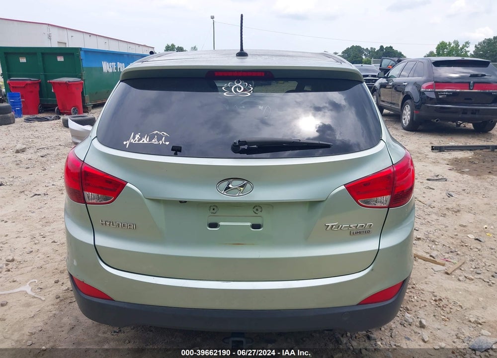2010 HYUNDAI TUCSON VIN: KM8JU3AC0AU033895