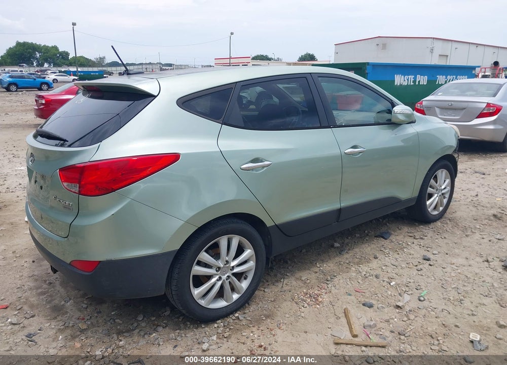 2010 HYUNDAI TUCSON VIN: KM8JU3AC0AU033895