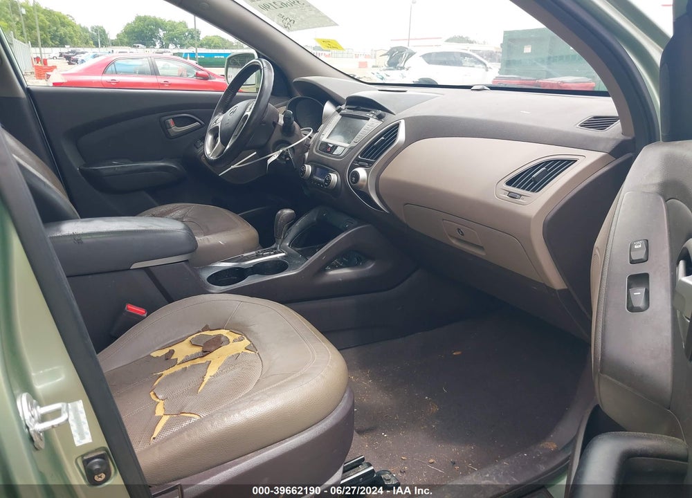 2010 HYUNDAI TUCSON VIN: KM8JU3AC0AU033895