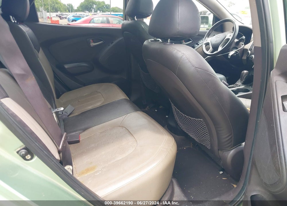 2010 HYUNDAI TUCSON VIN: KM8JU3AC0AU033895