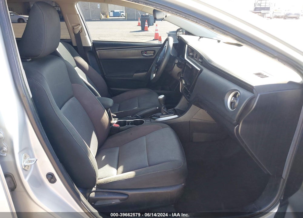 2019 TOYOTA COROLLA LE VIN: 5YFBURHE5KP889839