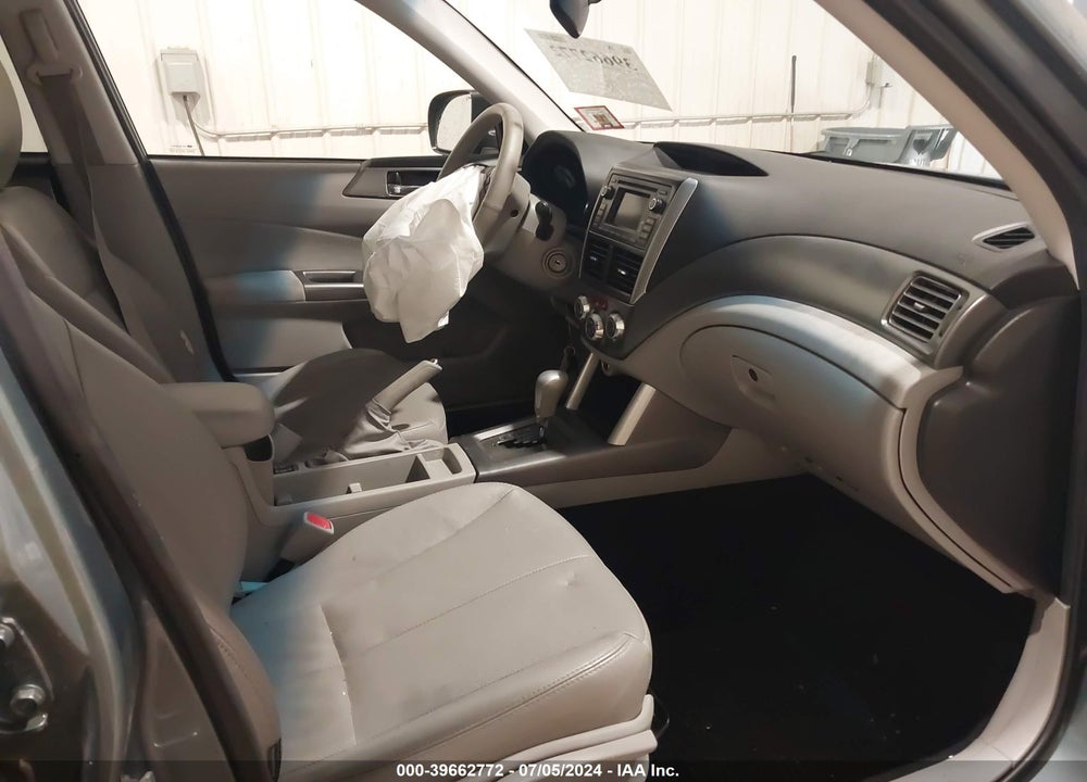 2013 SUBARU FORESTER 2.5X LIMITED VIN: JF2SHAEC2DH427912