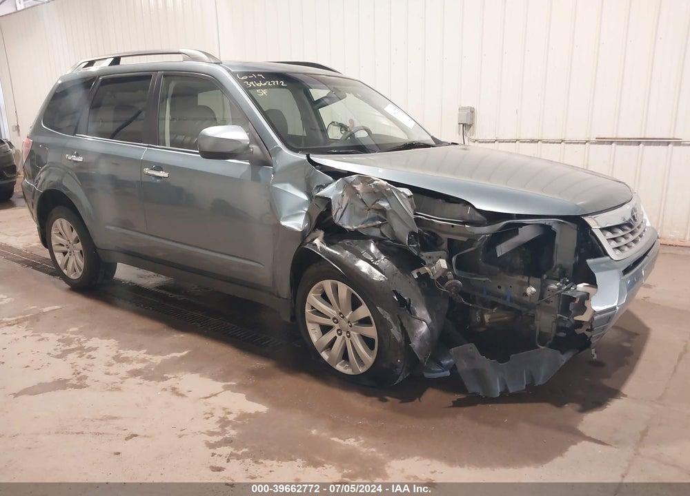 2013 SUBARU FORESTER 2.5X LIMITED VIN: JF2SHAEC2DH427912