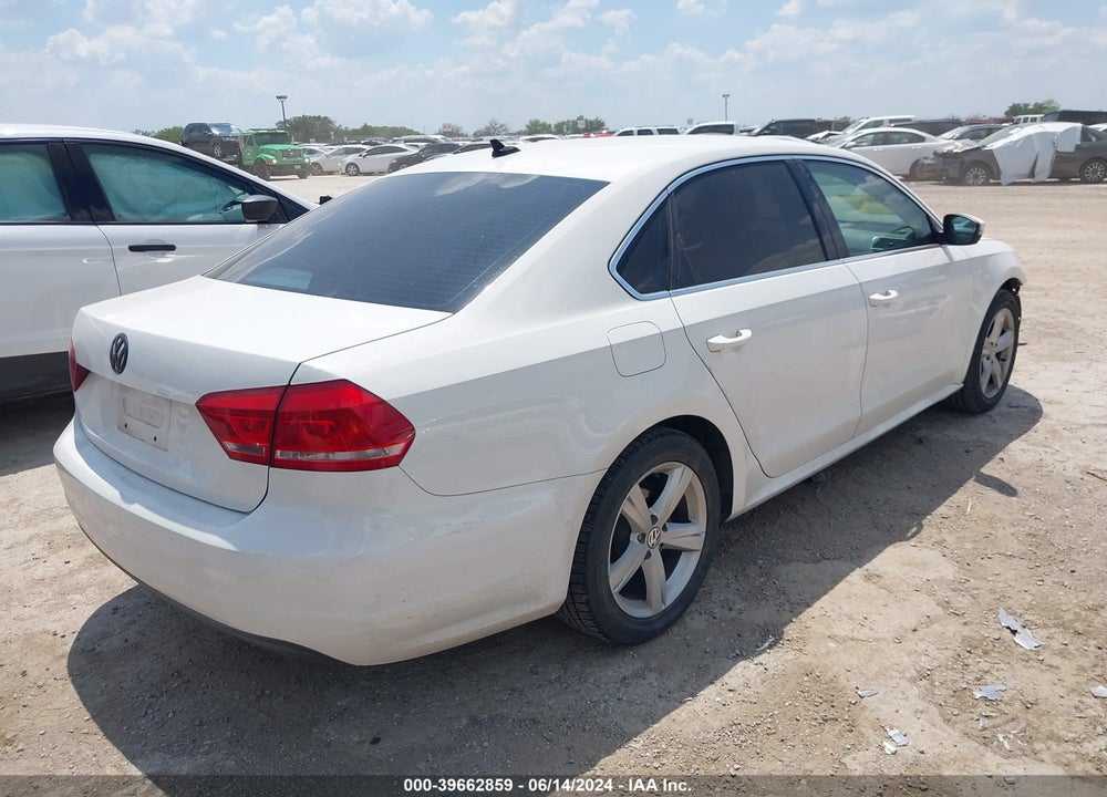 2013 VOLKSWAGEN PASSAT 2.5L SE VIN: 1VWBH7A34DC118153