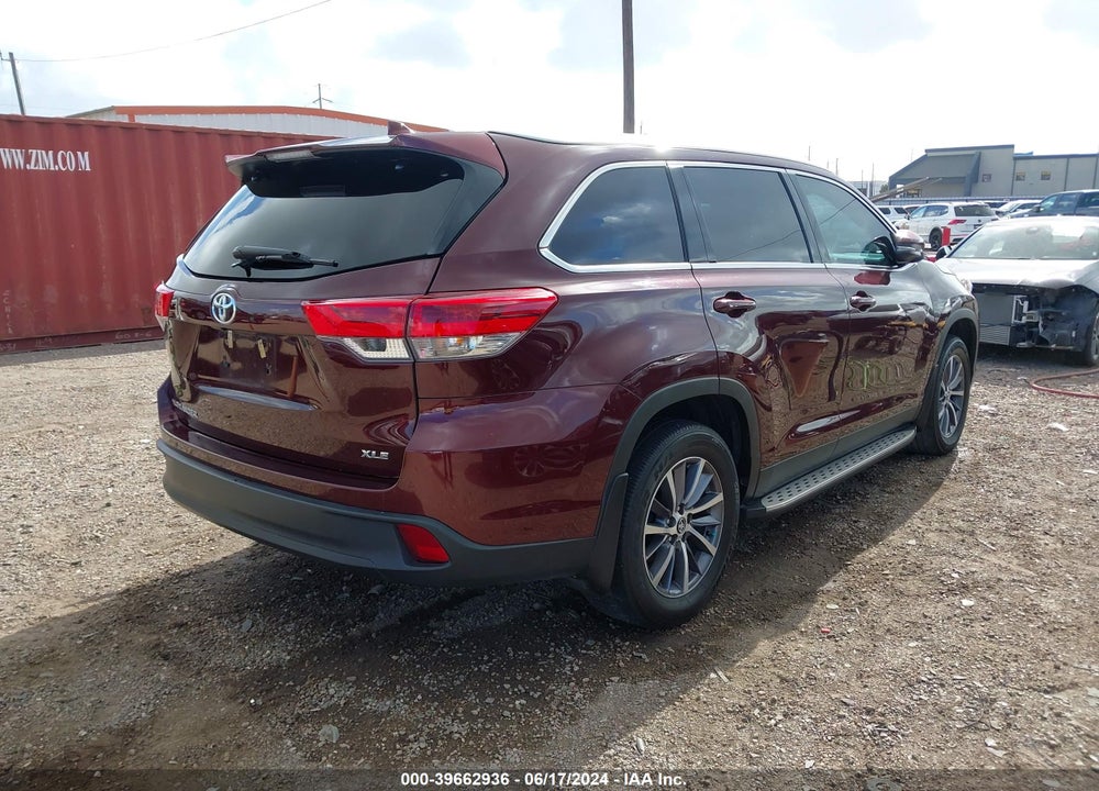 2019 TOYOTA HIGHLANDER XLE VIN: 5TDKZRFH6KS337627
