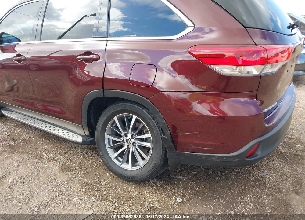 2019 TOYOTA HIGHLANDER XLE VIN: 5TDKZRFH6KS337627