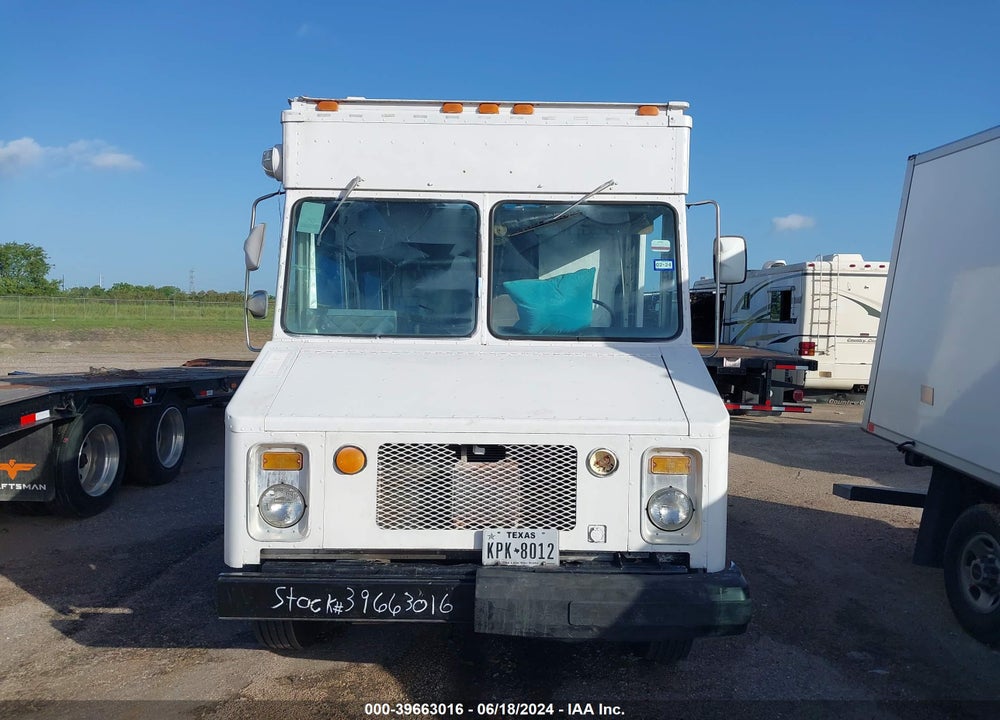 1988 CHEVROLET P30 VIN: 1GCJP32J3J3306827