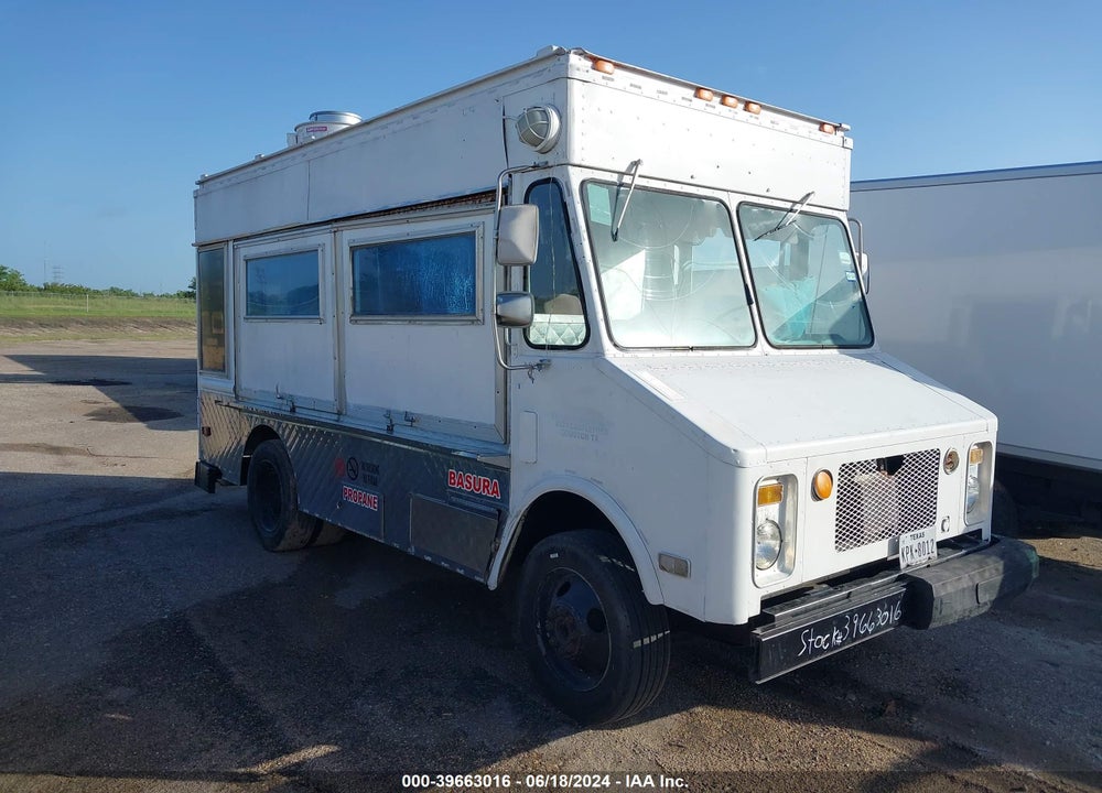 1988 CHEVROLET P30 VIN: 1GCJP32J3J3306827