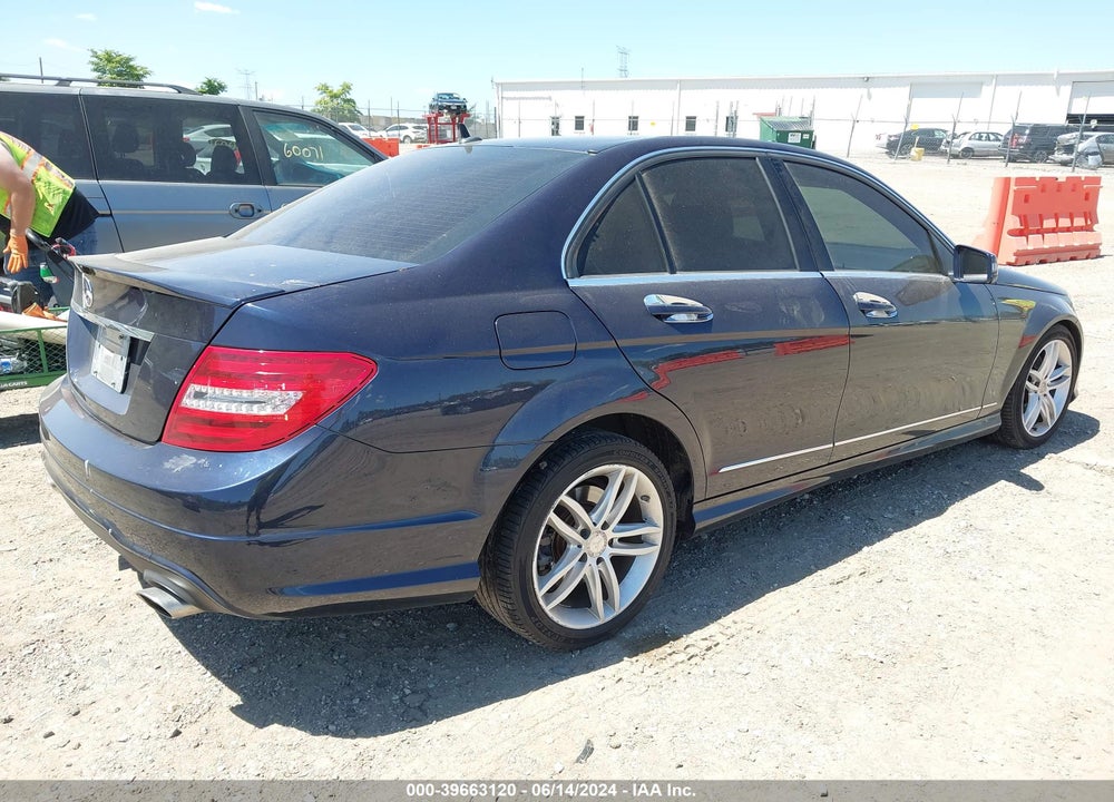 2013 MERCEDES-BENZ C 300 LUXURY 4MATIC/SPORT 4MATIC VIN: WDDGF8AB1DR247529