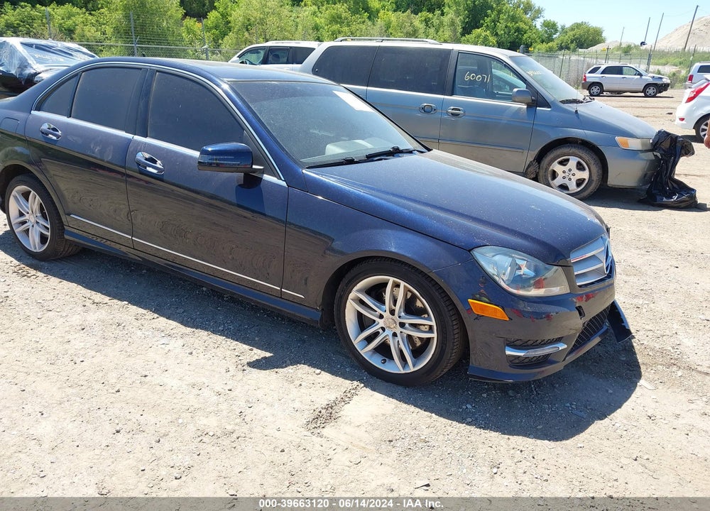 2013 MERCEDES-BENZ C 300 LUXURY 4MATIC/SPORT 4MATIC VIN: WDDGF8AB1DR247529