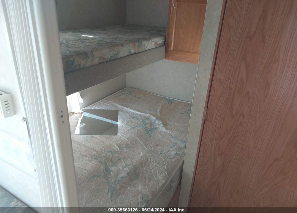 2005 JAYCO JAY FLIGHT VIN: 1UJBJ02N851EF0591