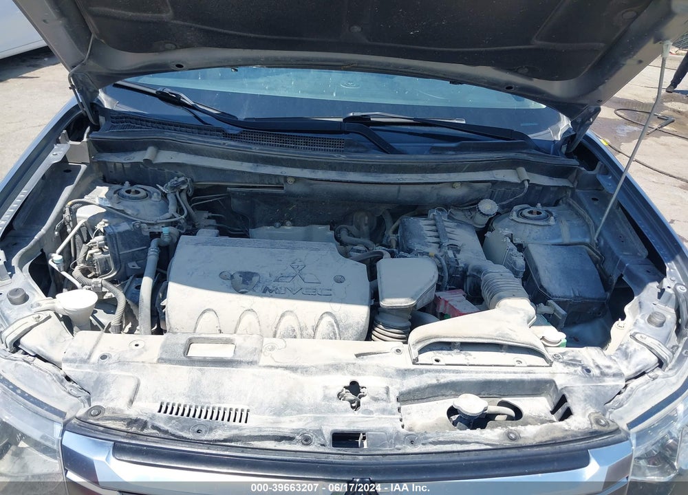 2015 MITSUBISHI OUTLANDER ES VIN: JA4AD2A36FZ001889