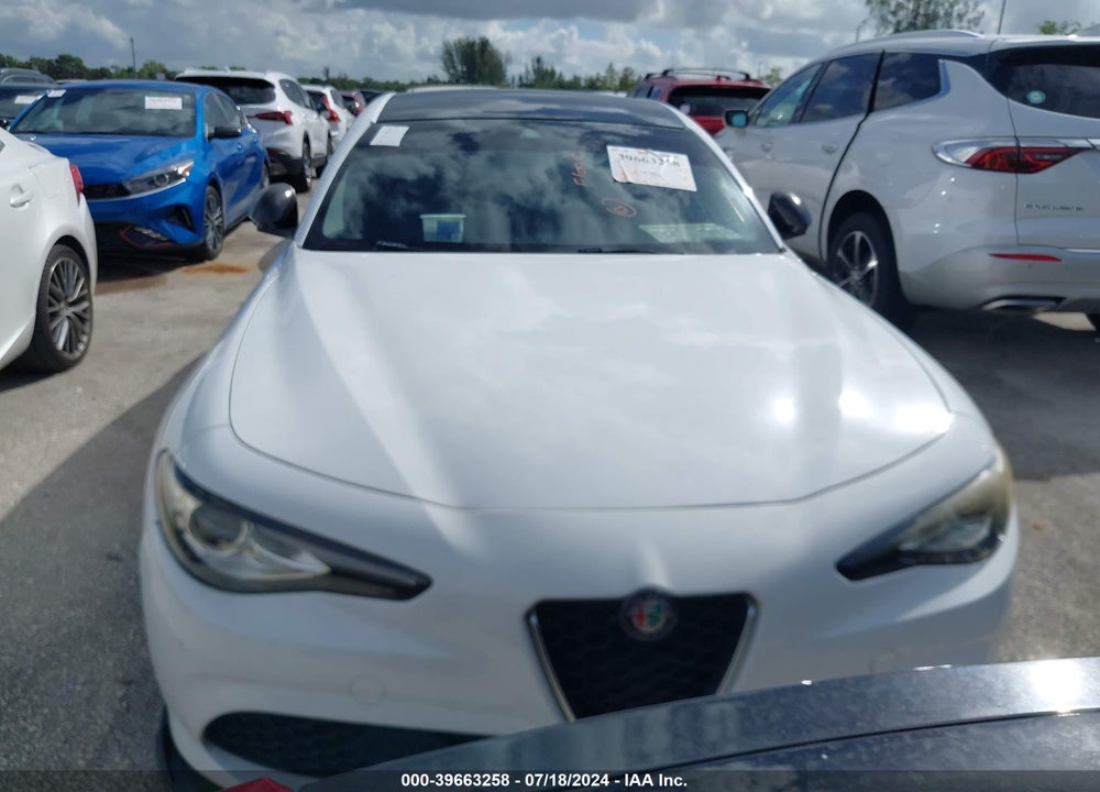2018 ALFA ROMEO GIULIA AWD VIN: ZARFAEDN1J7579976