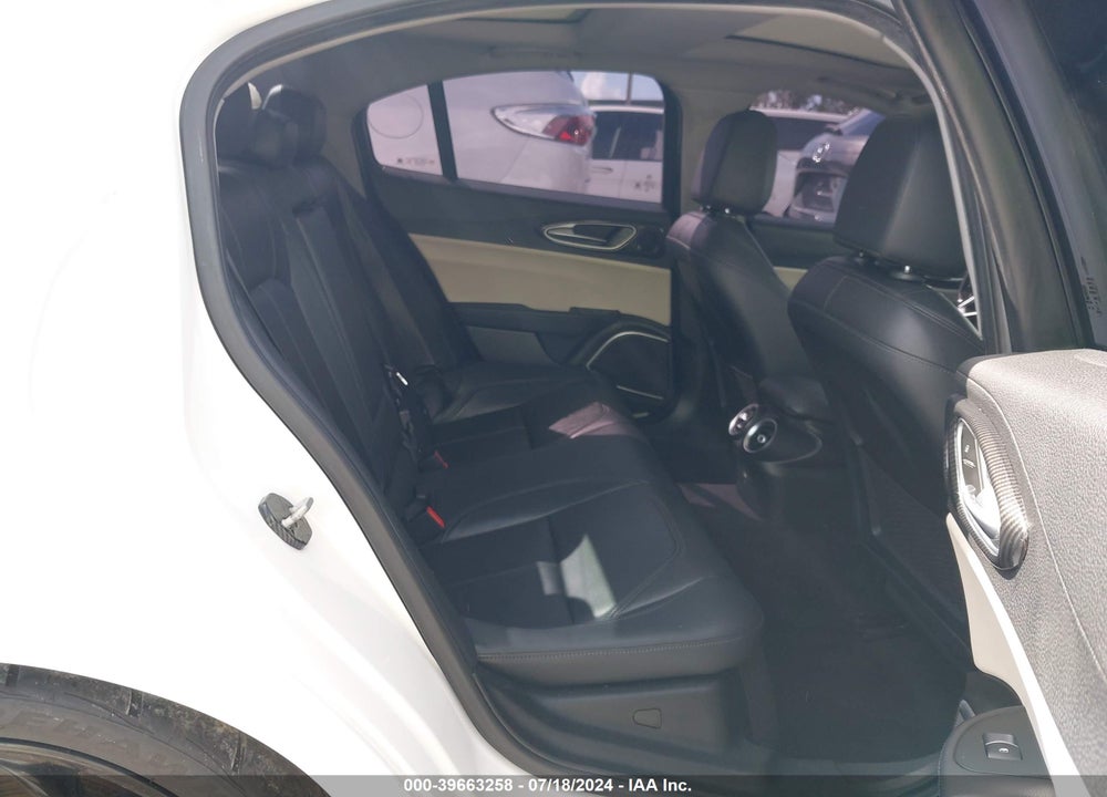 2018 ALFA ROMEO GIULIA AWD VIN: ZARFAEDN1J7579976