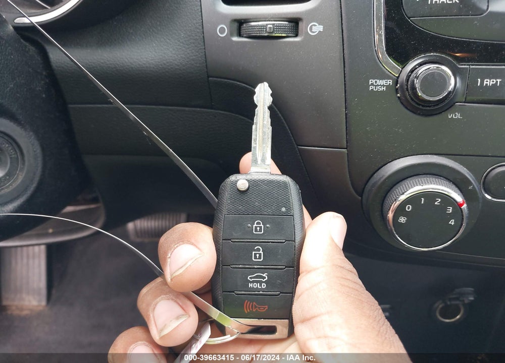 2017 KIA FORTE VIN: 3KPFK4A74HE115338