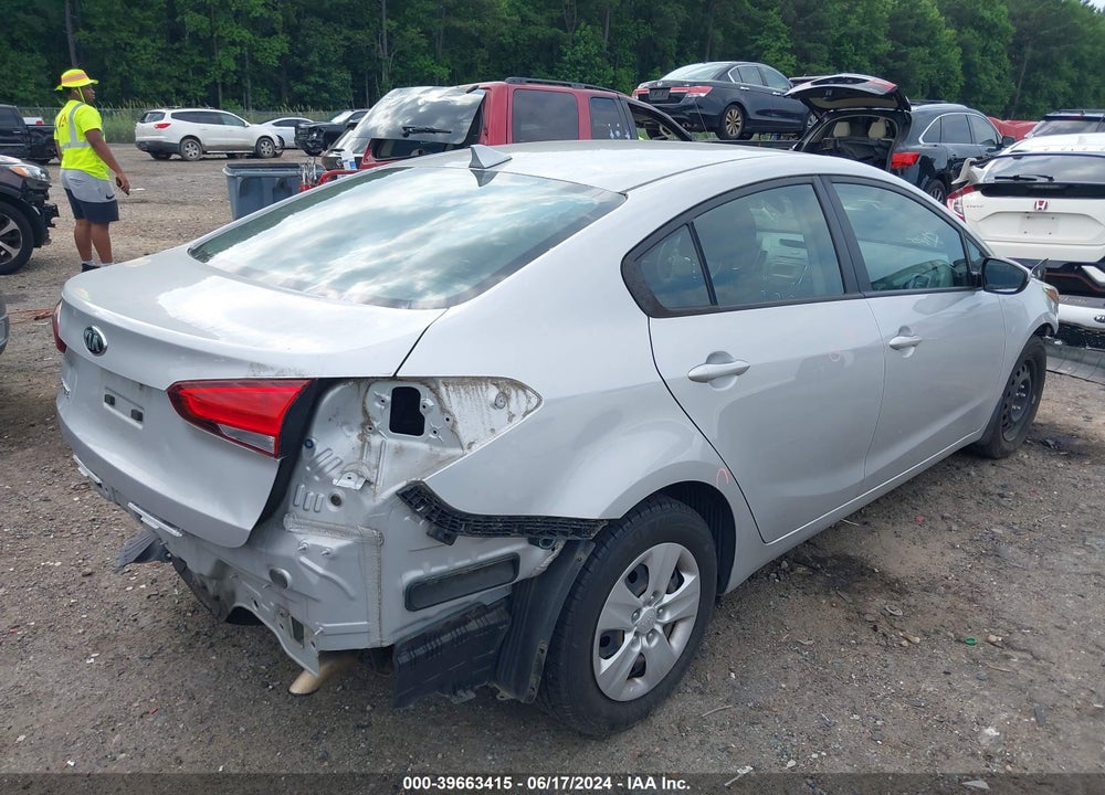 2017 KIA FORTE VIN: 3KPFK4A74HE115338