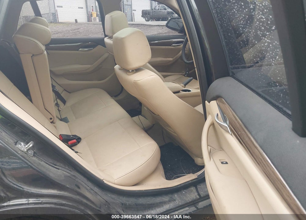 2014 BMW X1 XDRIVE28I VIN: WBAVL1C52EVY19156