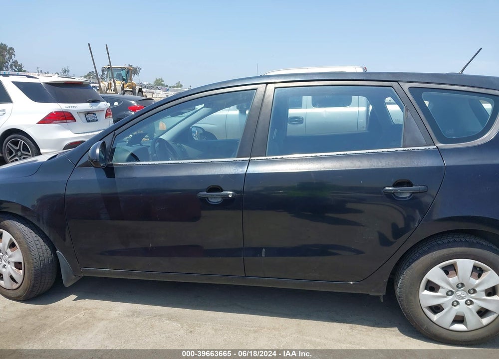 2010 HYUNDAI ELANTRA TOURING GLS VIN: KMHDB8AE0AU081639