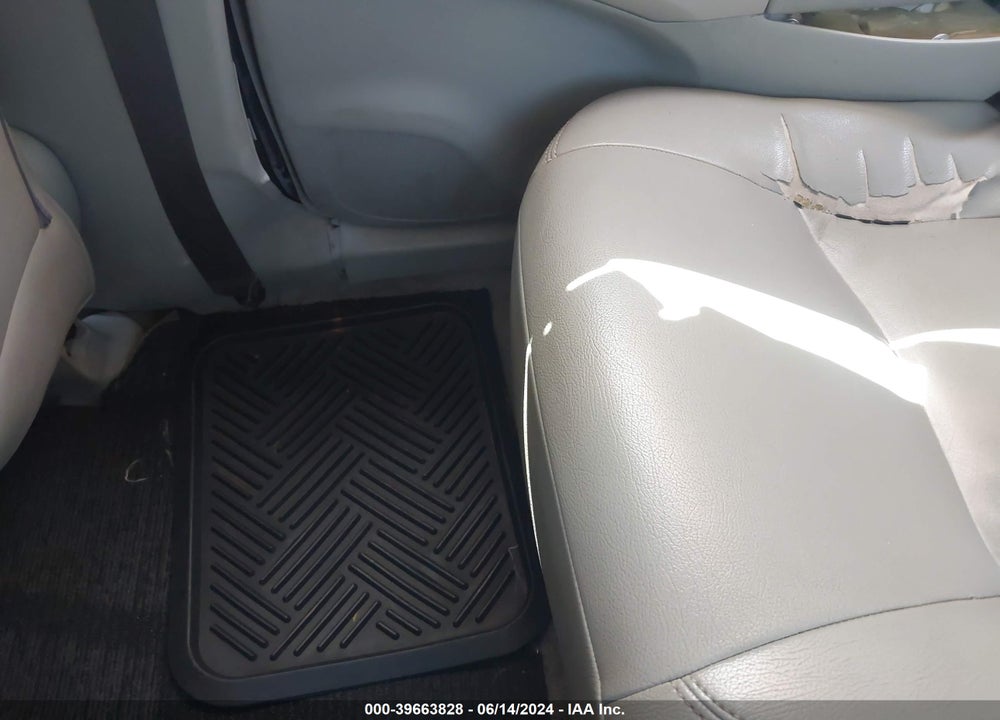 2010 TOYOTA PRIUS III VIN: JTDKN3DU9A0084636