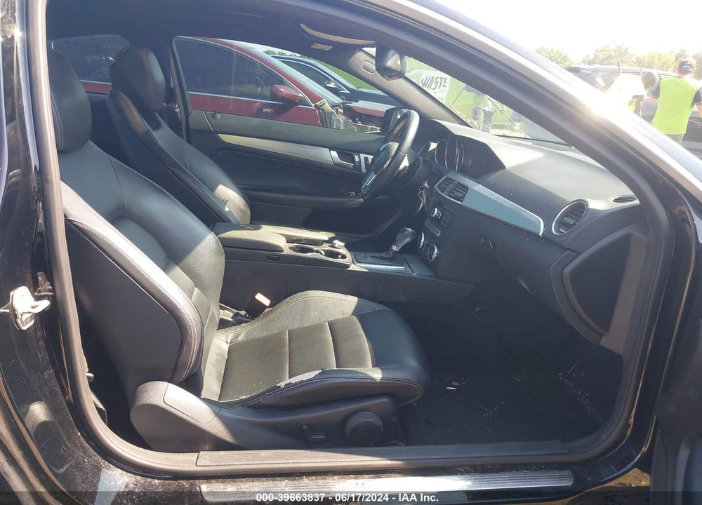 2013 MERCEDES-BENZ C 250 VIN: WDDGJ4HB7DG012481
