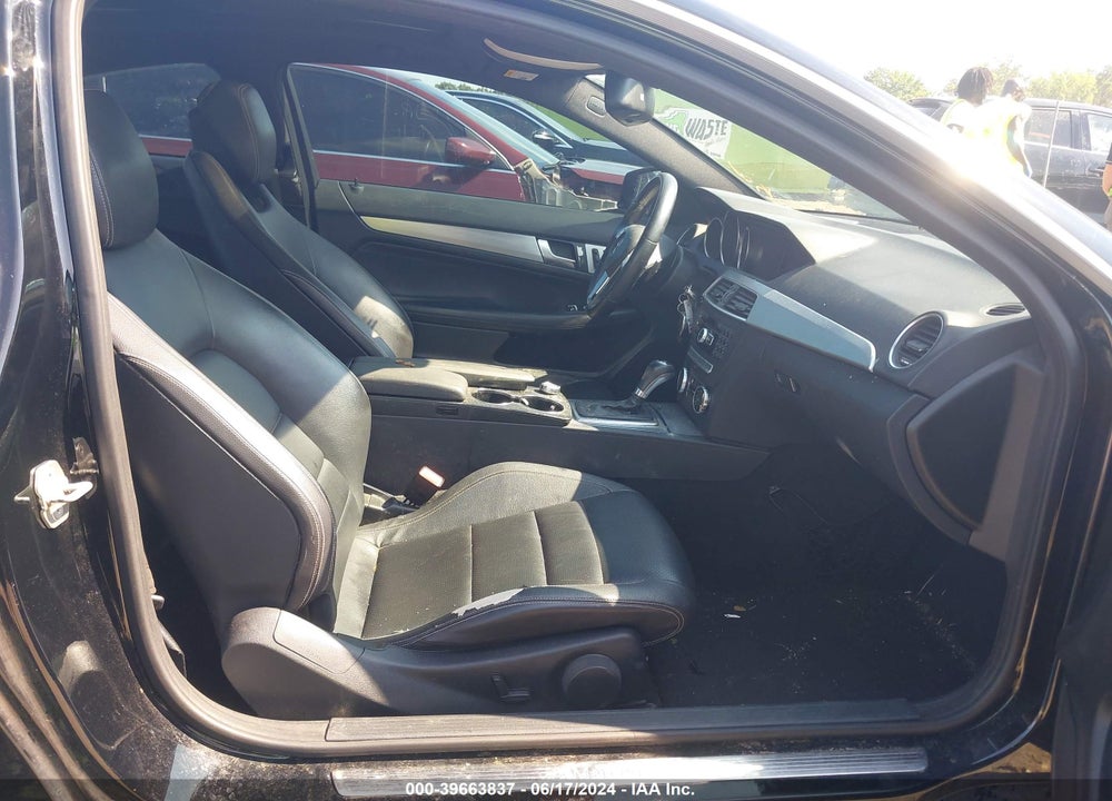 2013 MERCEDES-BENZ C 250 VIN: WDDGJ4HB7DG012481