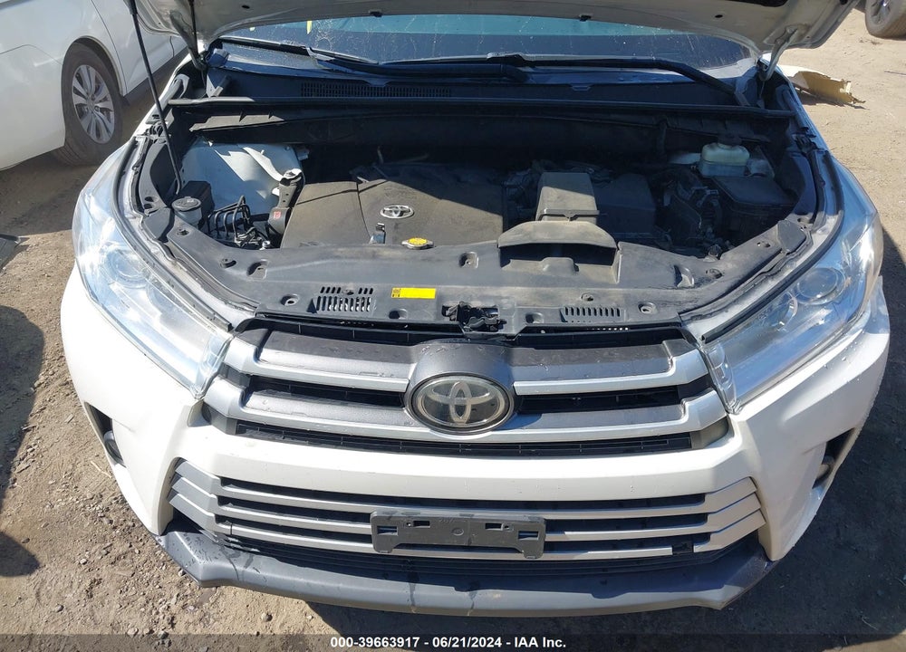 2017 TOYOTA HIGHLANDER LE PLUS VIN: 5TDBZRFH2HS420478