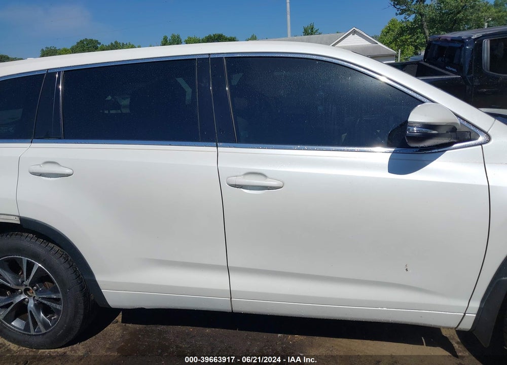 2017 TOYOTA HIGHLANDER LE PLUS VIN: 5TDBZRFH2HS420478