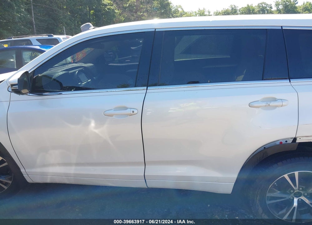 2017 TOYOTA HIGHLANDER LE PLUS VIN: 5TDBZRFH2HS420478