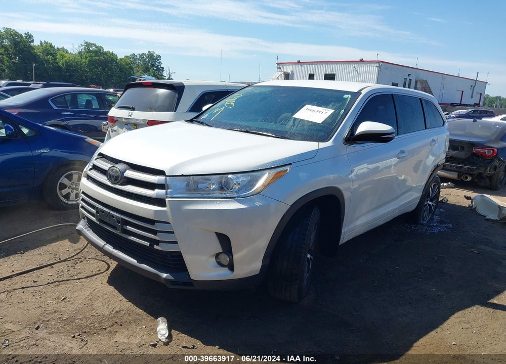 2017 TOYOTA HIGHLANDER LE PLUS VIN: 5TDBZRFH2HS420478