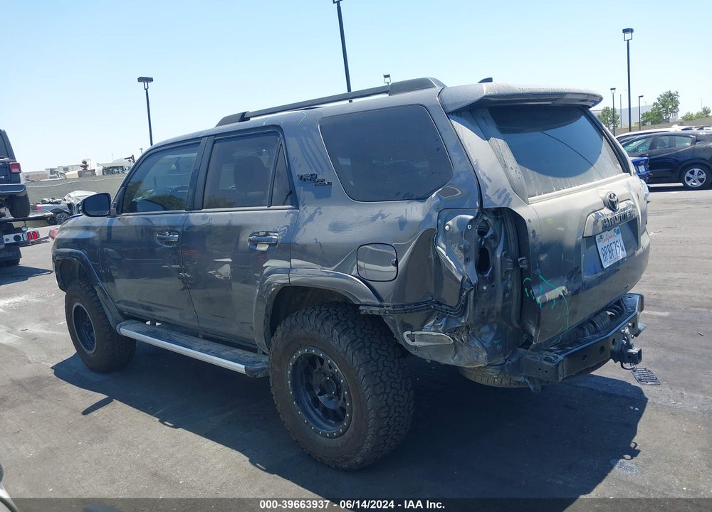 2020 TOYOTA 4RUNNER TRD OFF ROAD PREMIUM VIN: JTEBU5JR0L5775831