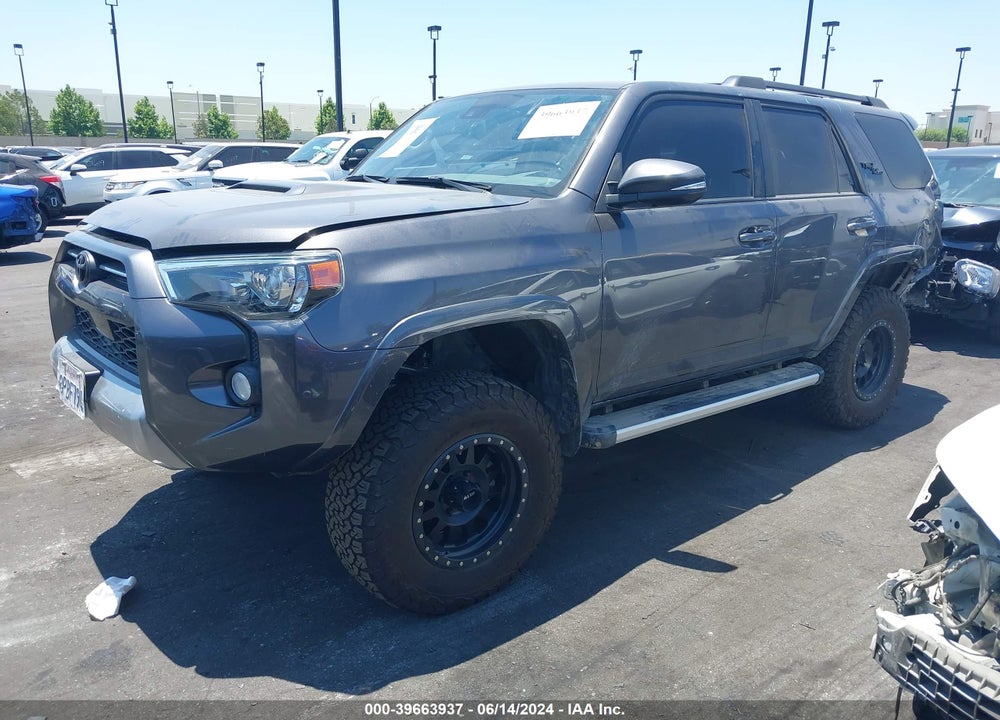 2020 TOYOTA 4RUNNER TRD OFF ROAD PREMIUM VIN: JTEBU5JR0L5775831