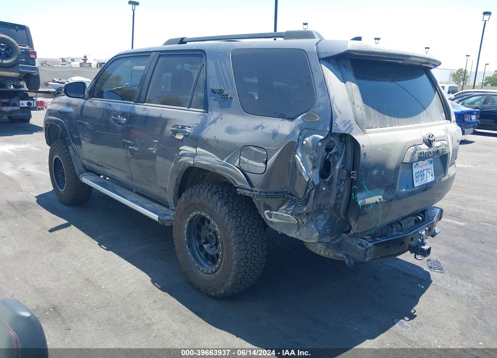 2020 TOYOTA 4RUNNER TRD OFF ROAD PREMIUM VIN: JTEBU5JR0L5775831
