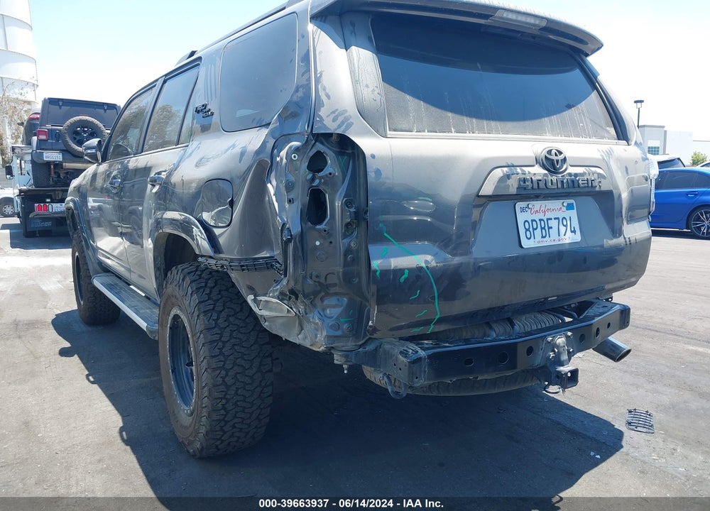 2020 TOYOTA 4RUNNER TRD OFF ROAD PREMIUM VIN: JTEBU5JR0L5775831