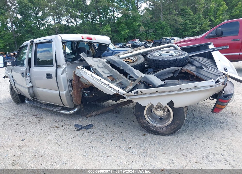 2005 CHEVROLET SILVERADO 3500 LS VIN: 1GCJK33265F924329