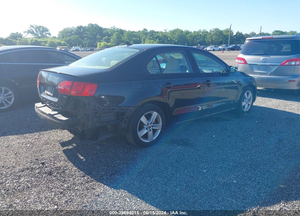 2012 VOLKSWAGEN JETTA 2.0L TDI VIN: 3VW3L7AJXCM092012