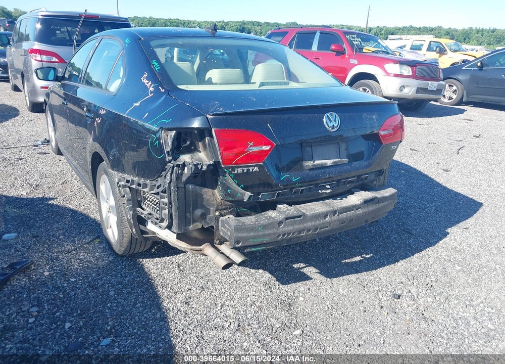 2012 VOLKSWAGEN JETTA 2.0L TDI VIN: 3VW3L7AJXCM092012