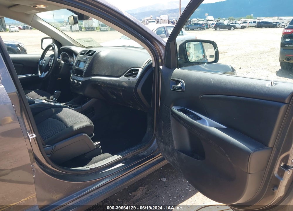 2019 DODGE JOURNEY SE AWD VIN: 3C4PDDBGXKT759524