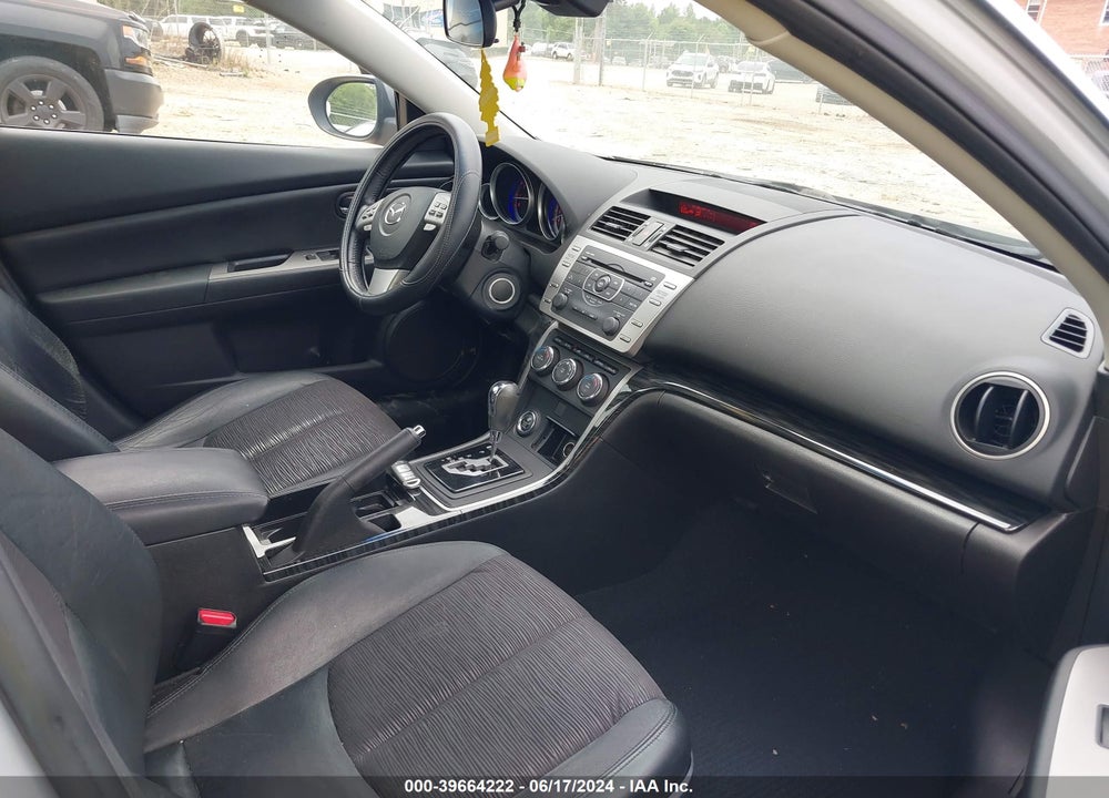 2009 MAZDA 6 I TOURING VIN: 1YVHP82A995M11880