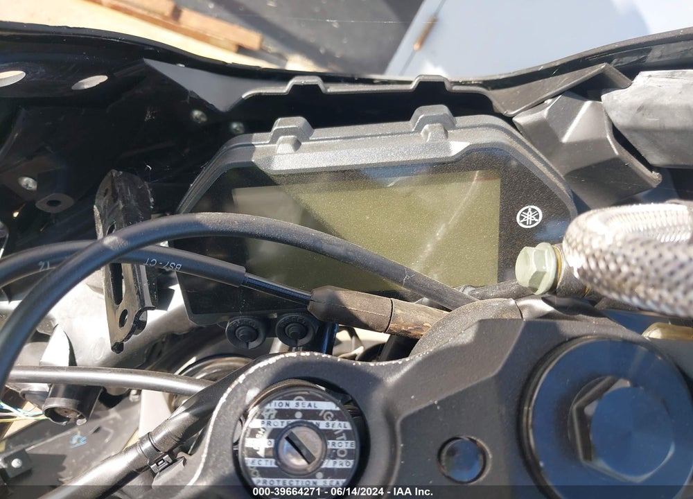 2020 YAMAHA YZFR3 A VIN: MH3RH18Y3LK003257