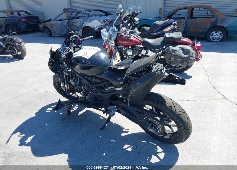 2020 YAMAHA YZFR3 A VIN: MH3RH18Y3LK003257