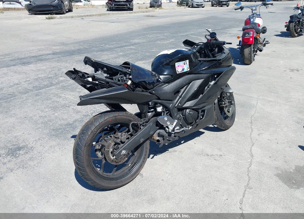2020 YAMAHA YZFR3 A VIN: MH3RH18Y3LK003257