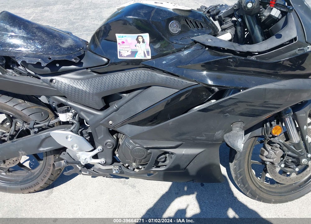 2020 YAMAHA YZFR3 A VIN: MH3RH18Y3LK003257