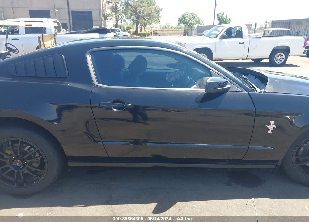 2014 FORD MUSTANG V6 PREMIUM VIN: 1ZVBP8AM3E5252868