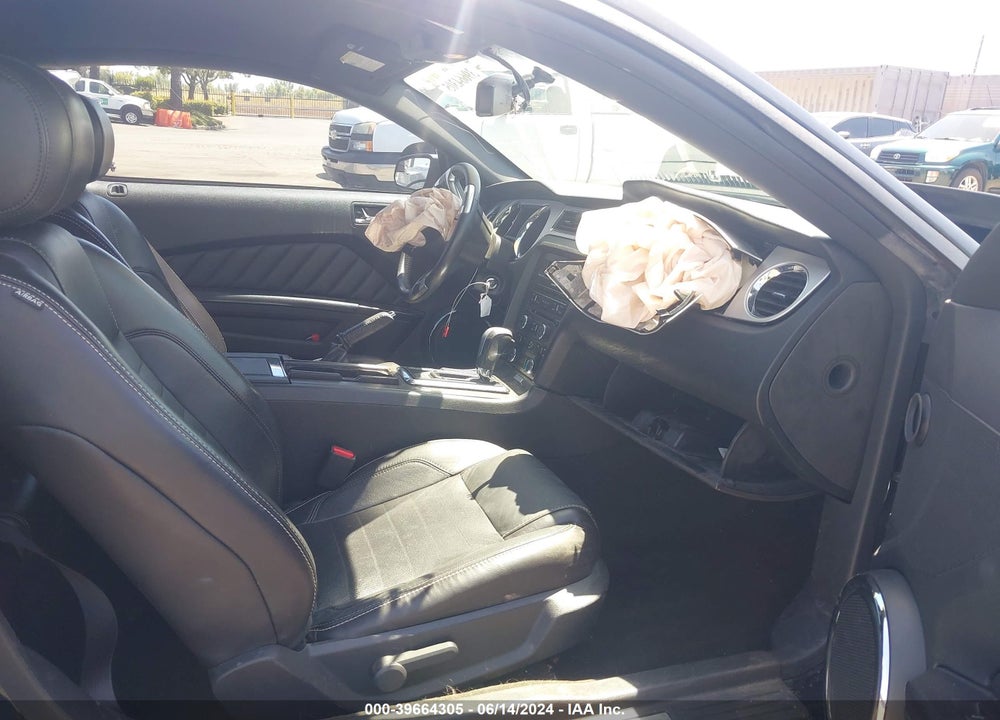 2014 FORD MUSTANG V6 PREMIUM VIN: 1ZVBP8AM3E5252868