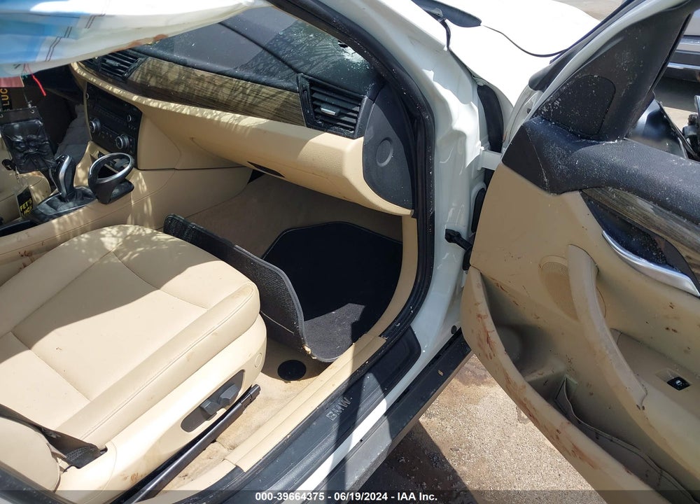 2014 BMW X1 XDRIVE28I VIN: WBAVL1C56EVY10685