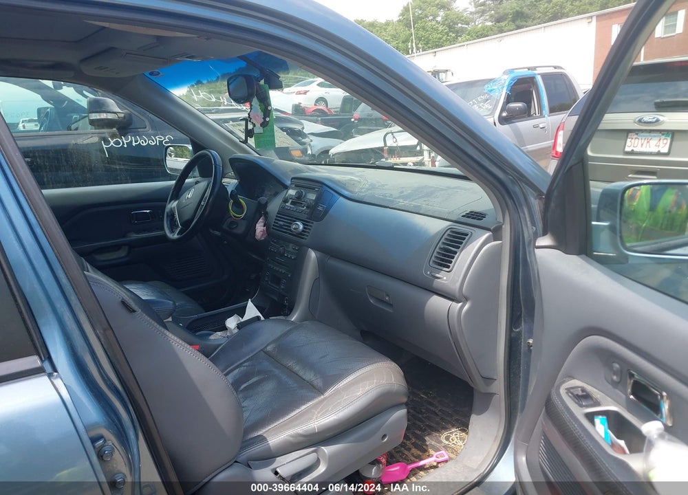 2005 HONDA PILOT EX-L VIN: 5FNYF18595B031506